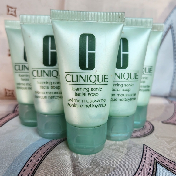 Clinique Other - CLINIQUE Foaming Sonic Facial Soap x 5